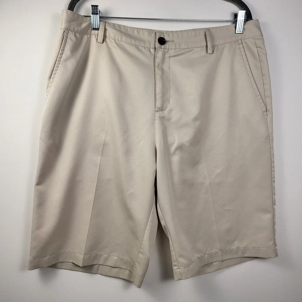 Adidas ClimaLite Polyester‎ Flat Front Casual Golf Shorts Men's Size 34 Khaki